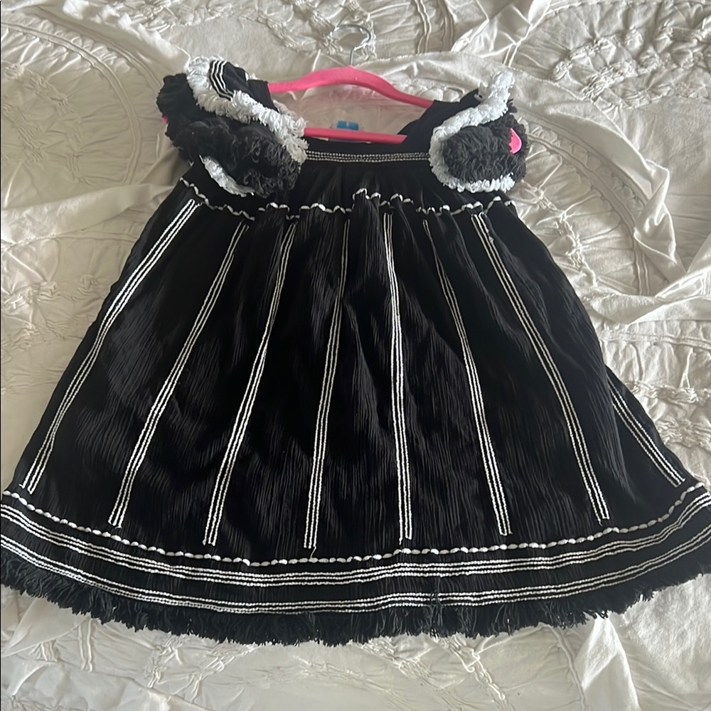 MER ST. BARTH

Serena ChaCha Dress Black With White Fringe